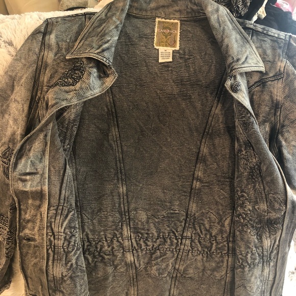 Flashback grey embroidered soft jacket-made in India - Picture 6 of 7